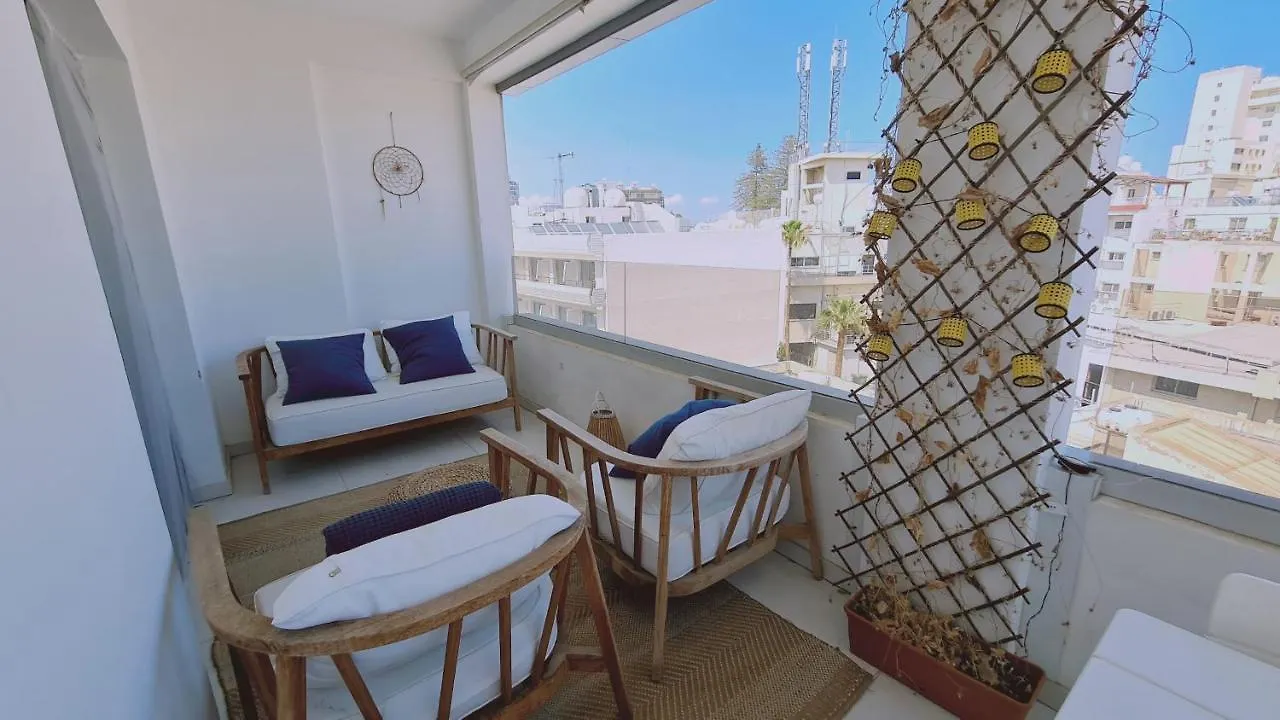 Apartment Stay Kallucci'S Maison De La Mer Larnaca