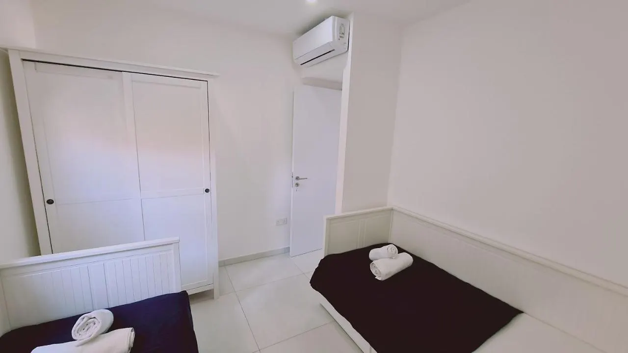 Apartment Stay Kallucci'S Maison De La Mer Larnaca