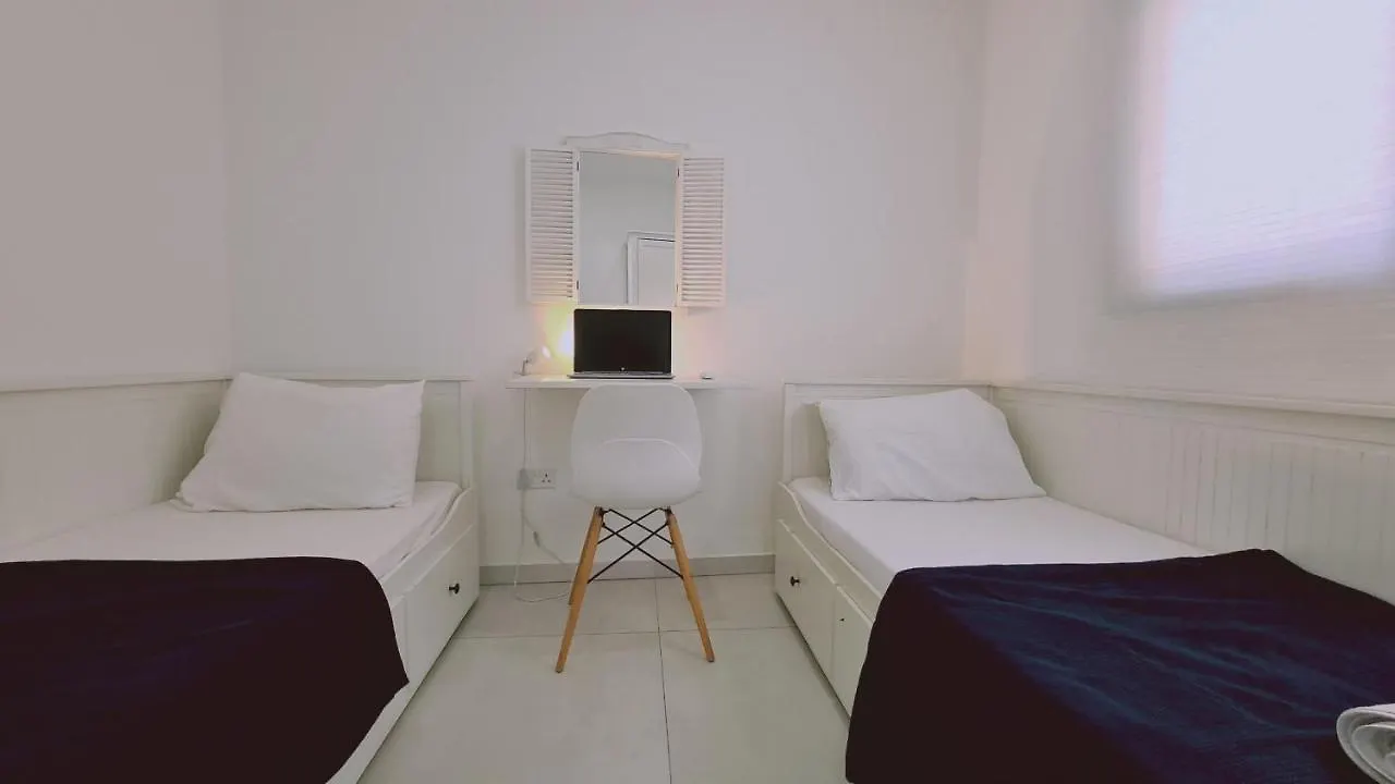 Apartment Stay Kallucci'S Maison De La Mer Larnaca